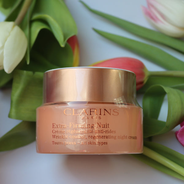 Clarins Extra-Firming Nuit Toutes peaux - Erdbeercreme für Juwelen - 50 ml